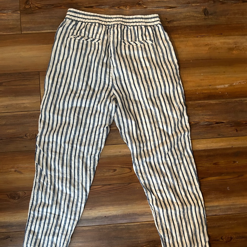 Tahari cream navy striped elastic waist linen high waist casual pants. Medium - Picture 3 of 4